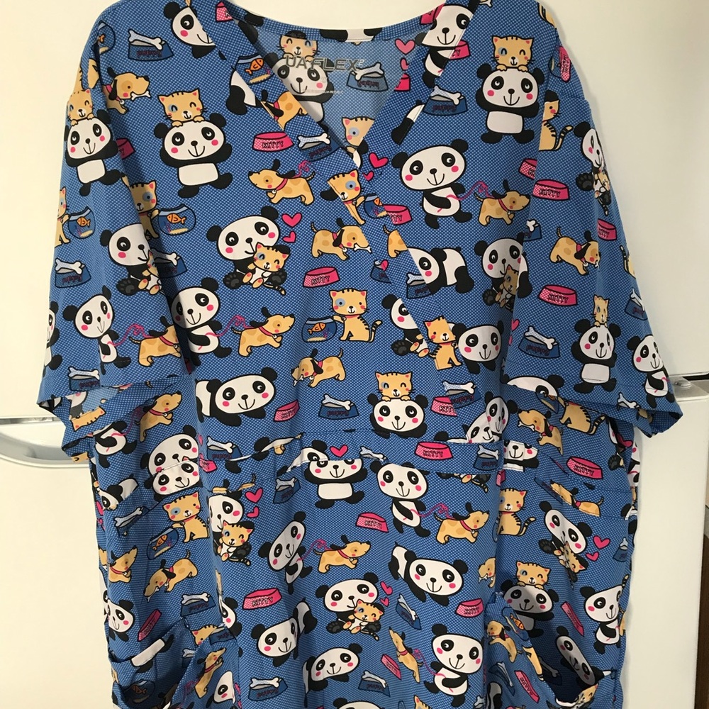 UAFLEX scrub top